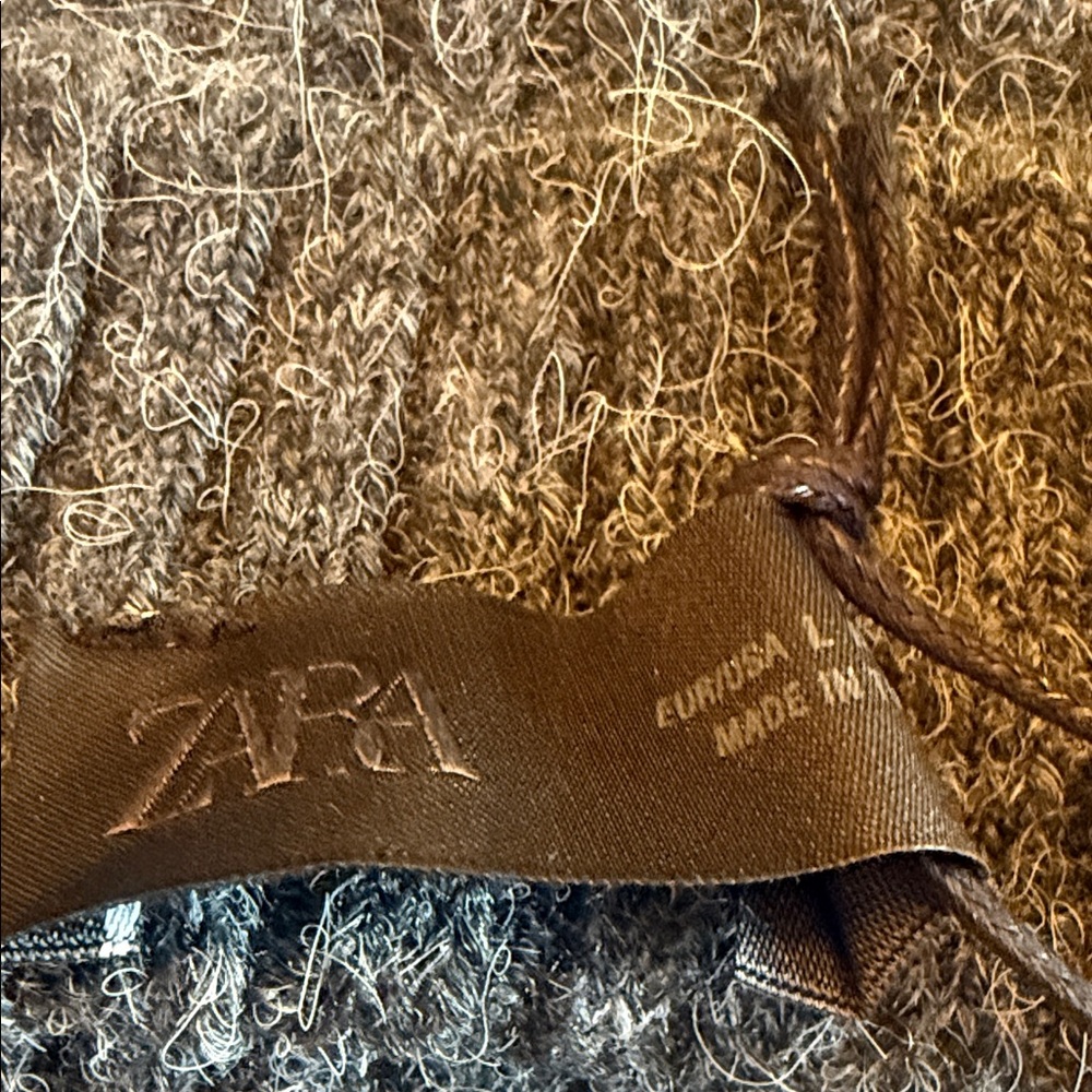 Zara Gray Ribbed Knit Top - Picture 3 of 5